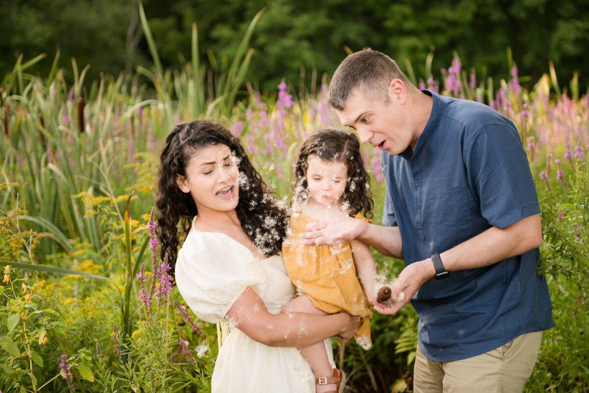 Boston-family-photographer-bella-wang-photography-Lifestyle-session-outdoor-wildflower-48