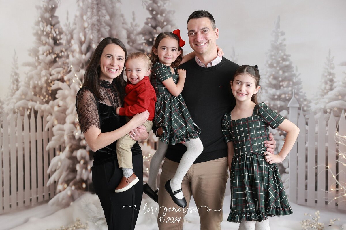 lehigh-valley-photographer-lori-generose-lg-photography-christmas-studio-mini-session-north-whitehall-pa