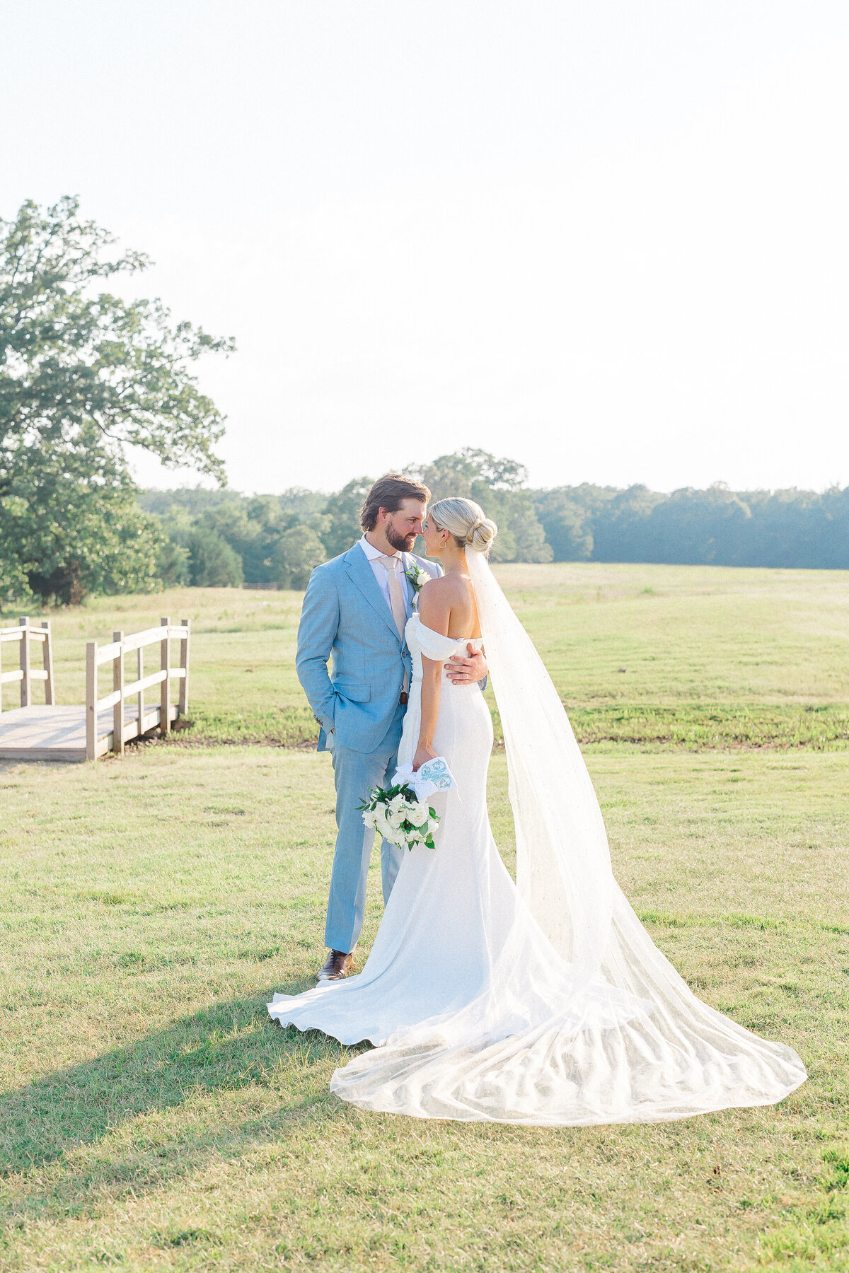 Foxbelle Weddings The Hidden Willow | Dallas Wedding Photographer