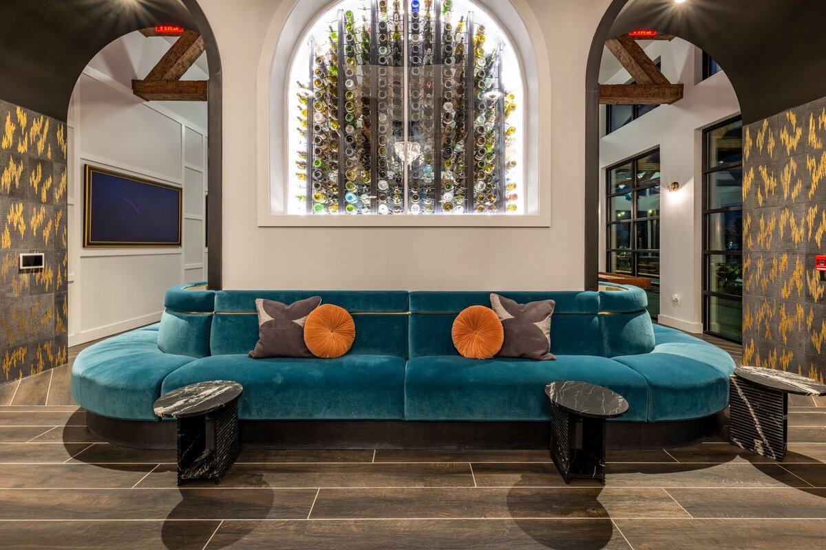 LOUNGE WINE WALL_alibi-c2dg-0055_WEB