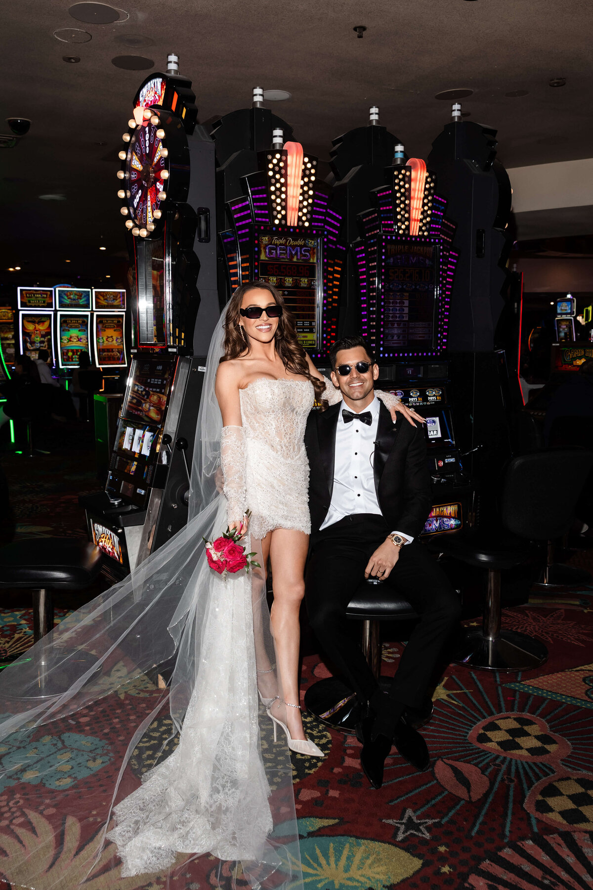 77riskyexposure_alexis-tyler_las-vegas-elopement-photography
