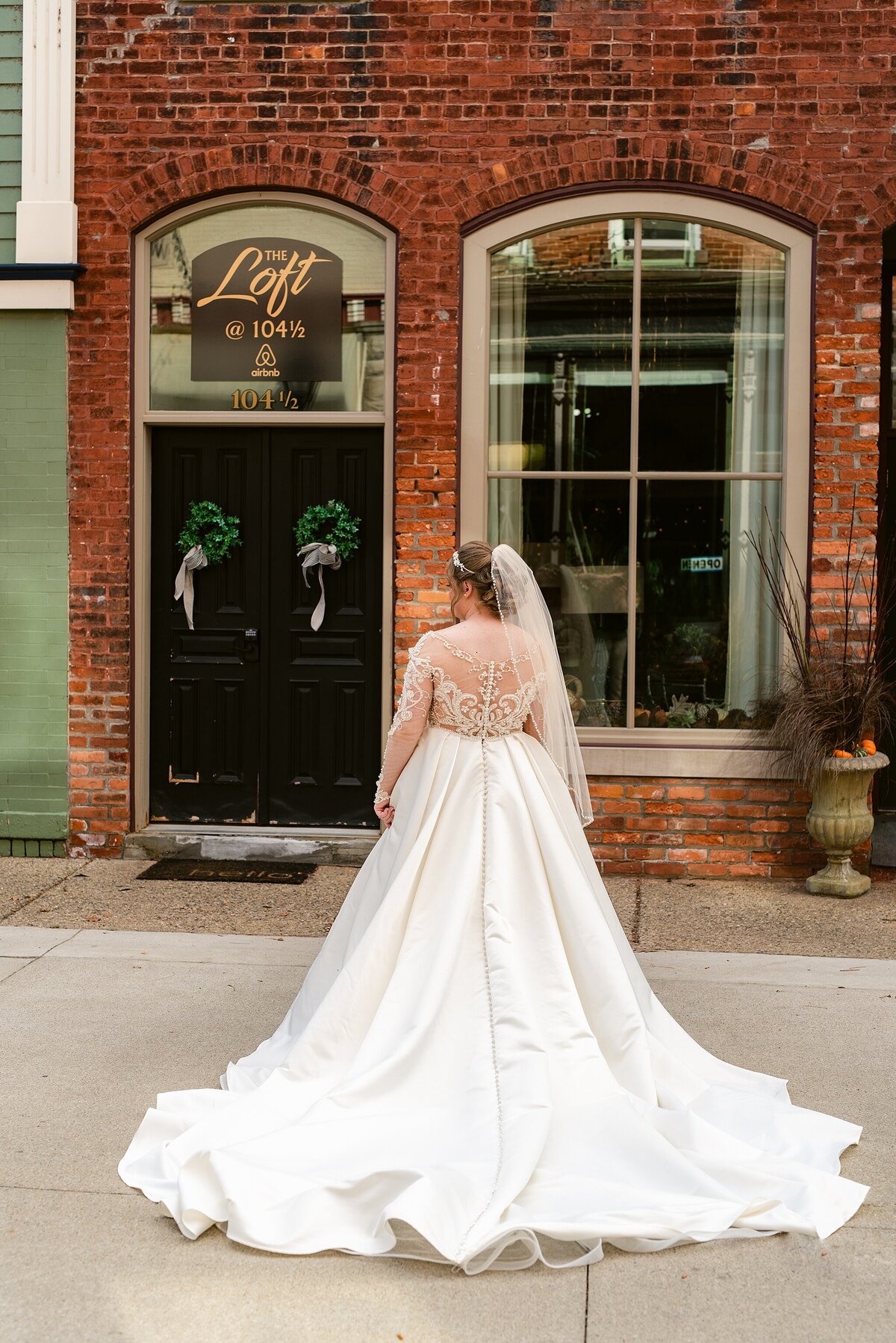 Historic-Holly-Hotel-Wedding-Detroit-Wedding-Photographer-Evoke-Wedding-Photography-148