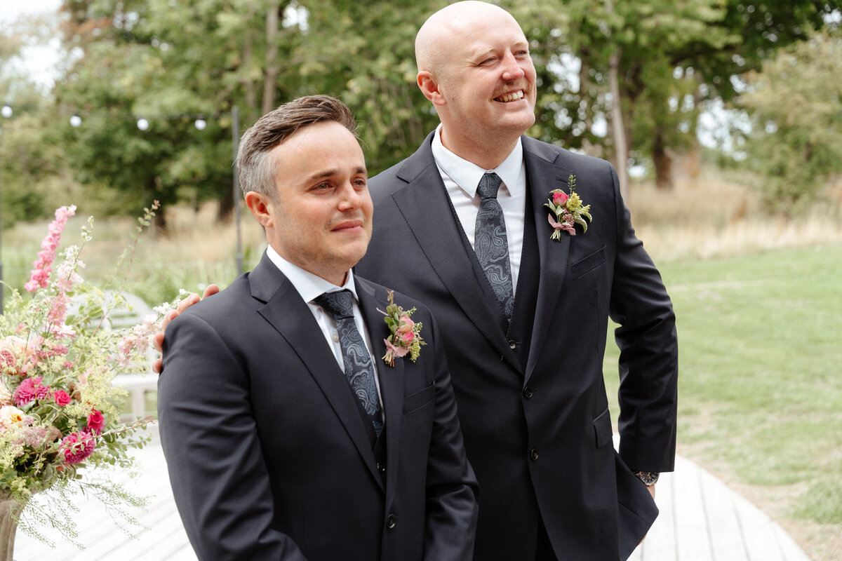 GraceDovePhotography_Matt&EmmaWedding_barnsandyardwedding-48