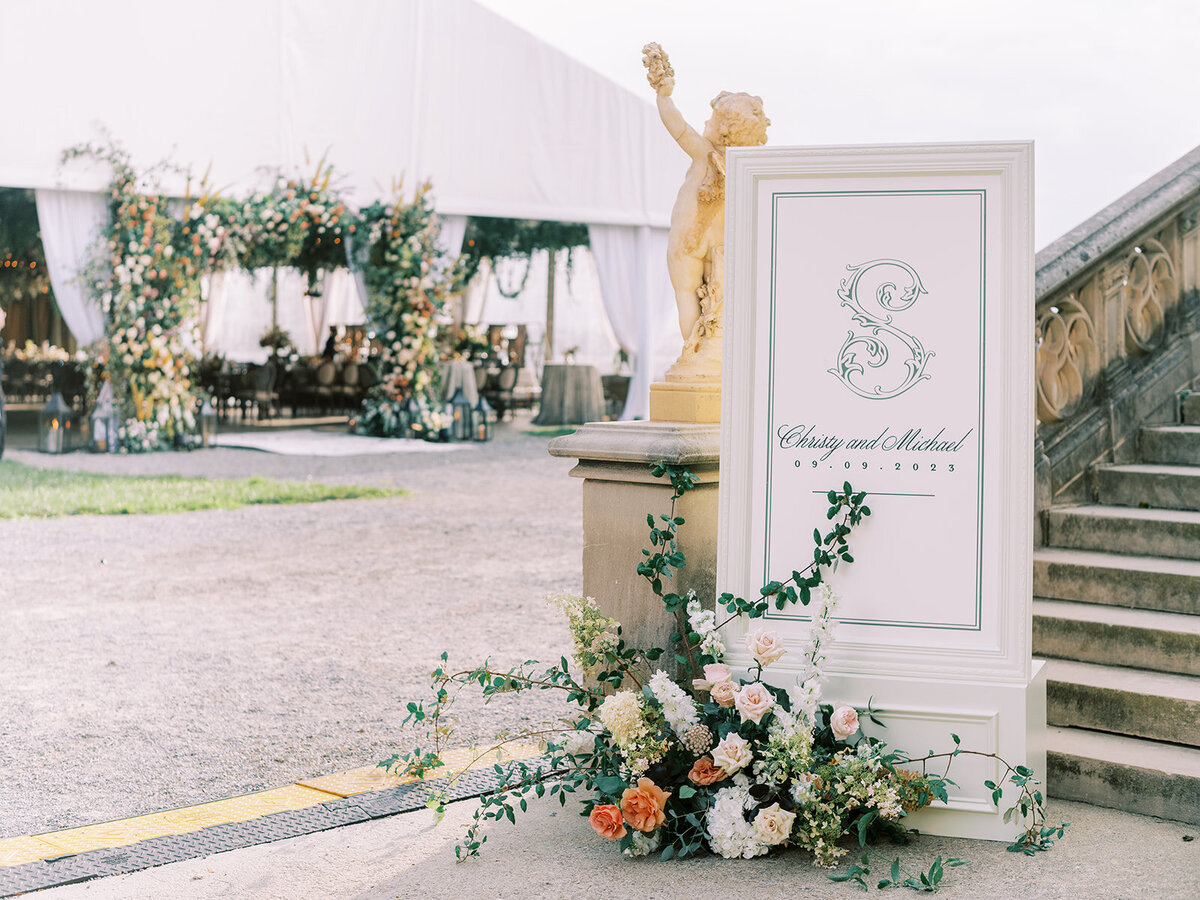 christymichaelglimpse0799