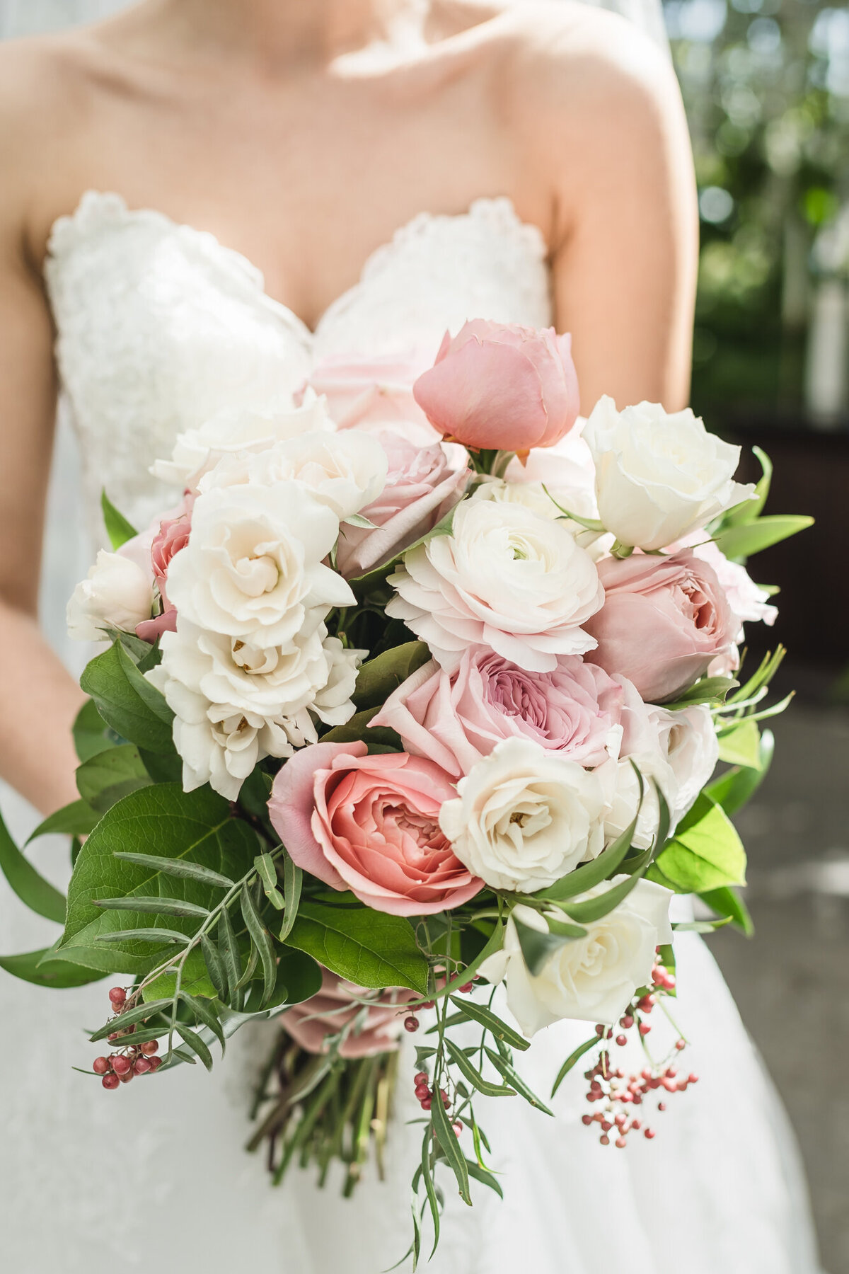 BLUSH AND BLACK SPRING PLANTERRA CONSERVATORY WEDDING IN WEST BLOOMFIELD, MICHIGAN PROVIDED BY KARI DAWSON, TOP-RATED DETROIT WEDING PHOTOGRAPHER, AND HER TEAM37
