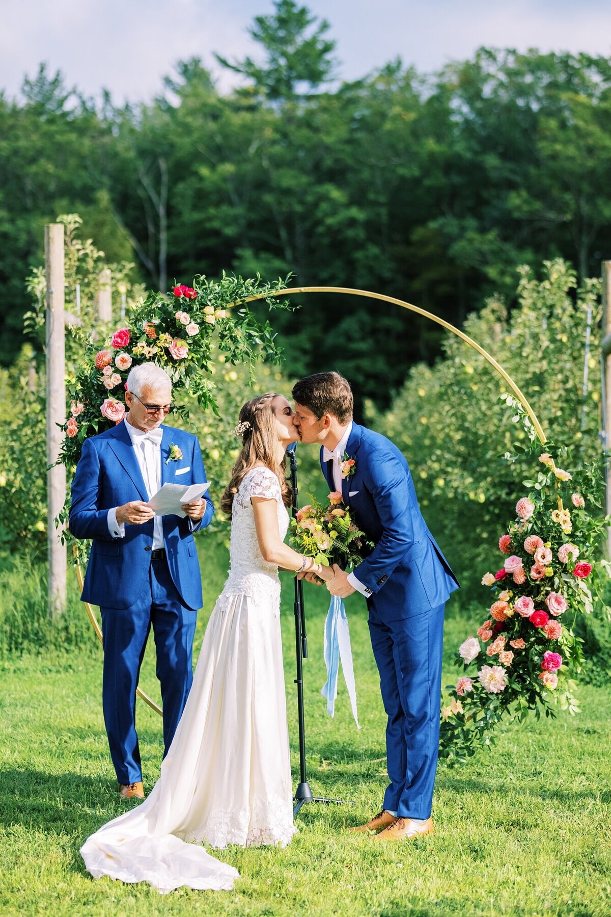 The-Greenery-Colorful-Apple-Orchard-NH-New-Hampshire-Wedding-Photography_0043