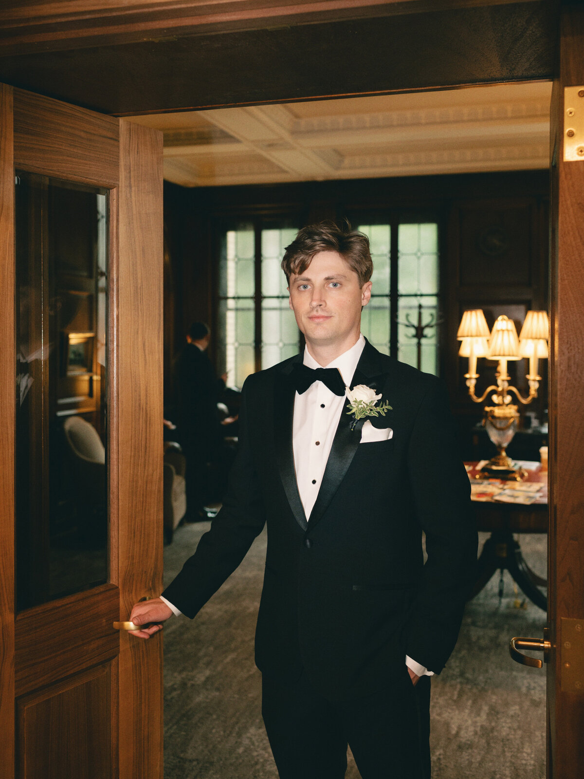best-seattle-wedding-photographers-the-tenneys-at-washington-athletic-club-35
