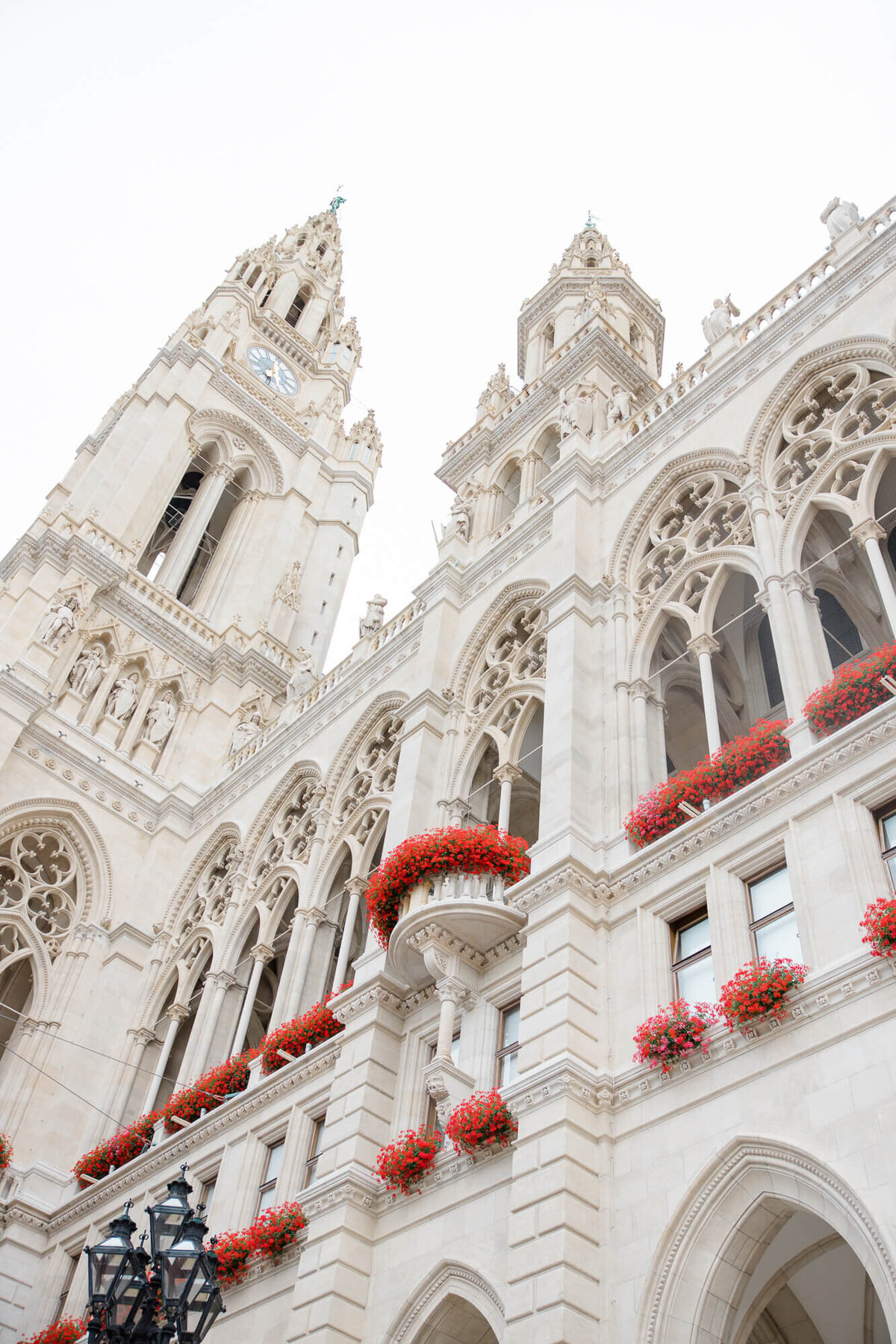 intimate-wedding-vienna-palais-coburg-nfl-player-11