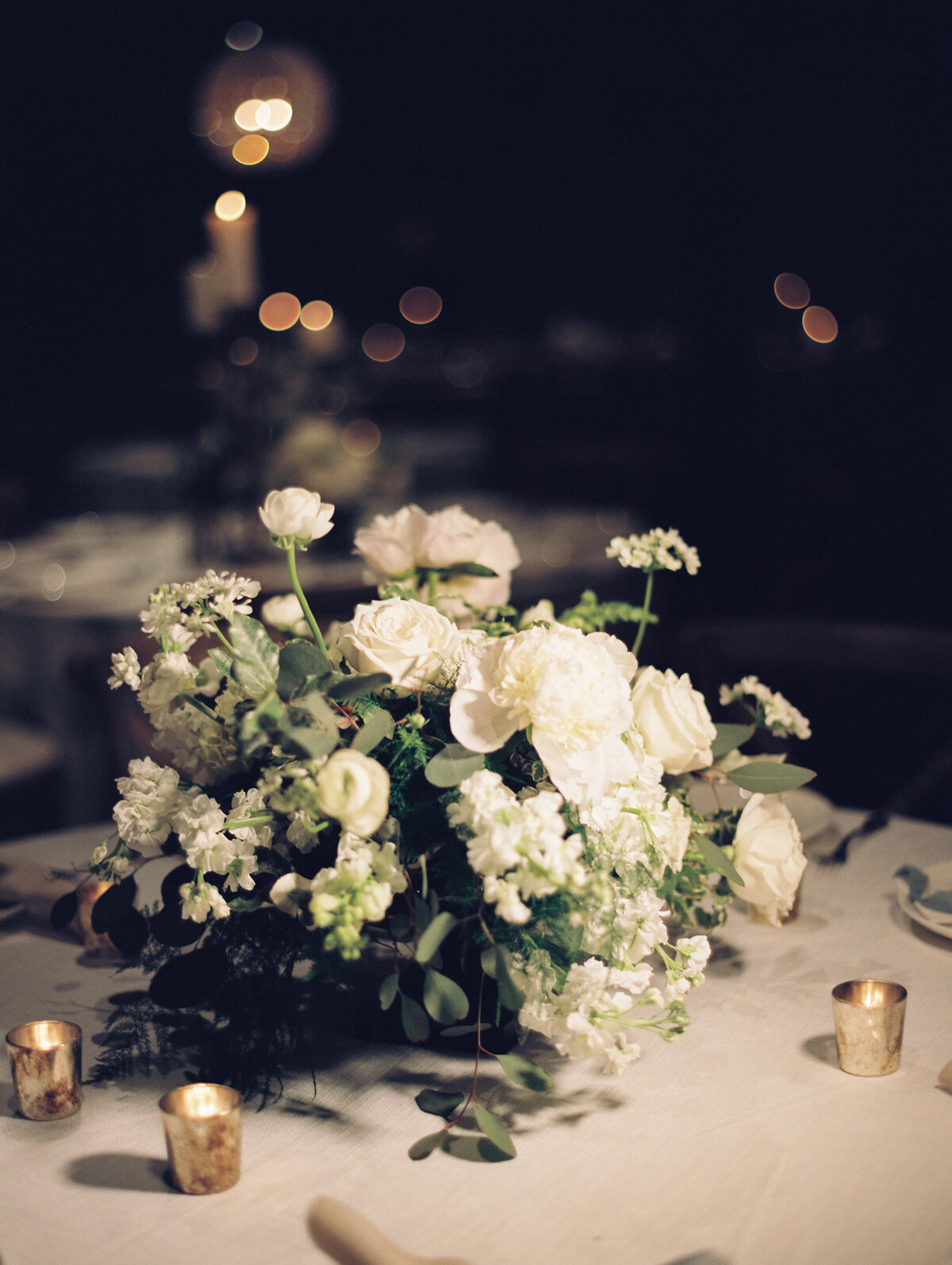 white-and-green-reception-centerpiece
