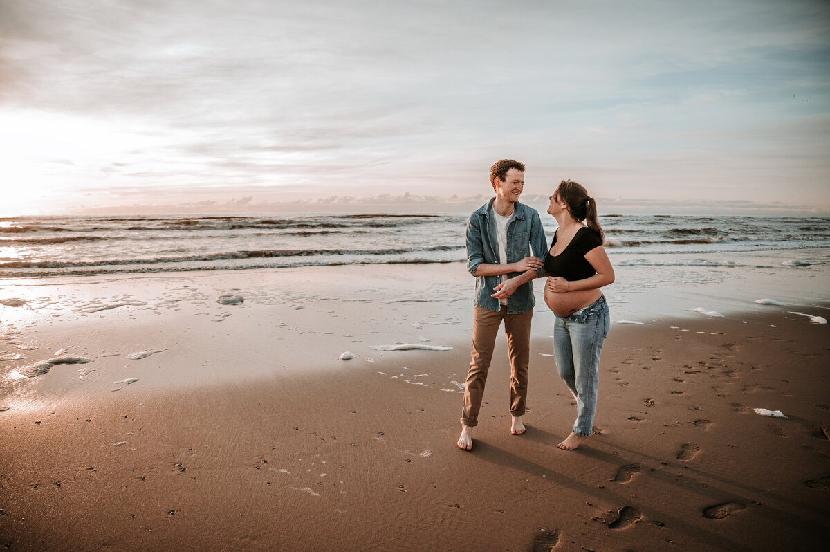 Jiscafotografie_zwangerschapsshoot_zwangerschapsfotograaf_fotograafnijmegen_fotograafgelderland_fotograafbrabant-325