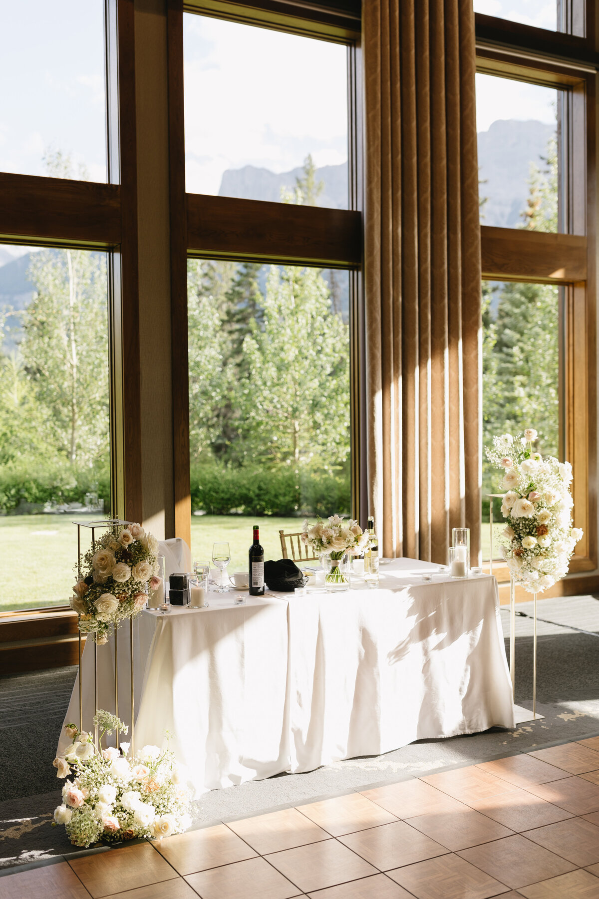 jordan&brett_canmore_banff_alberta_mountains_the_malcom_hotel_flash_hallway_elevator_classy_timeless_elegant_modern_wedding_couple_bridal_wedding_photographer_photography_by_taiya881