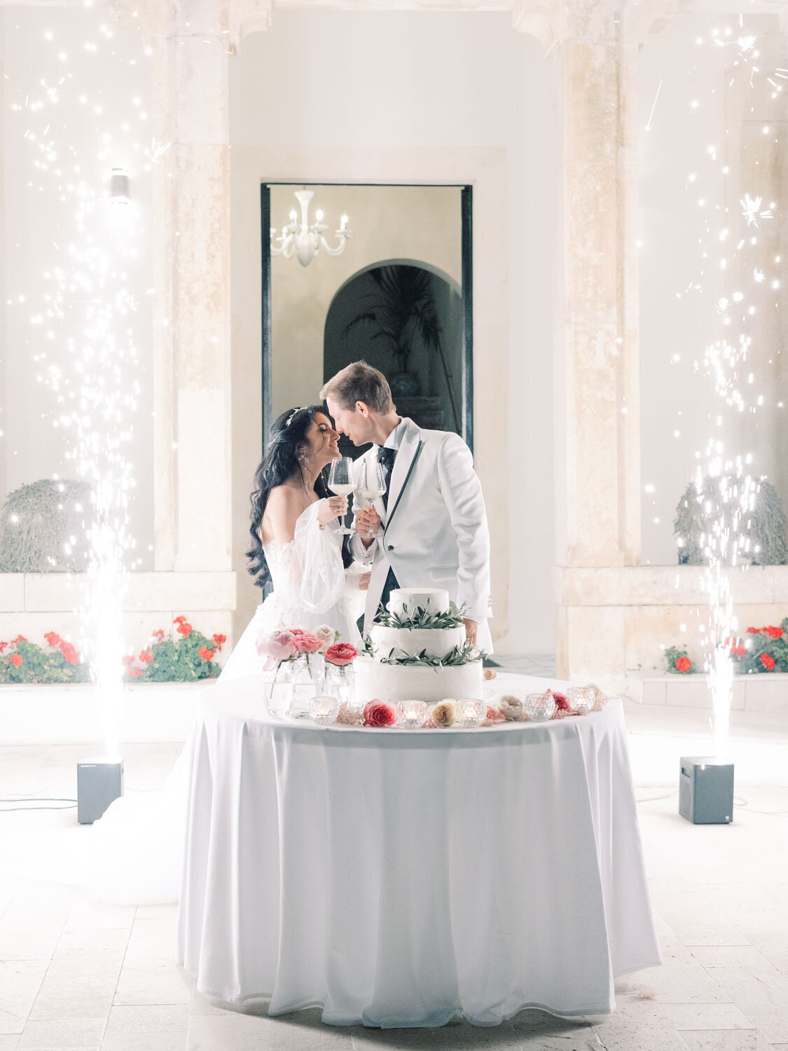 Cake cut in Villa Mon Repos