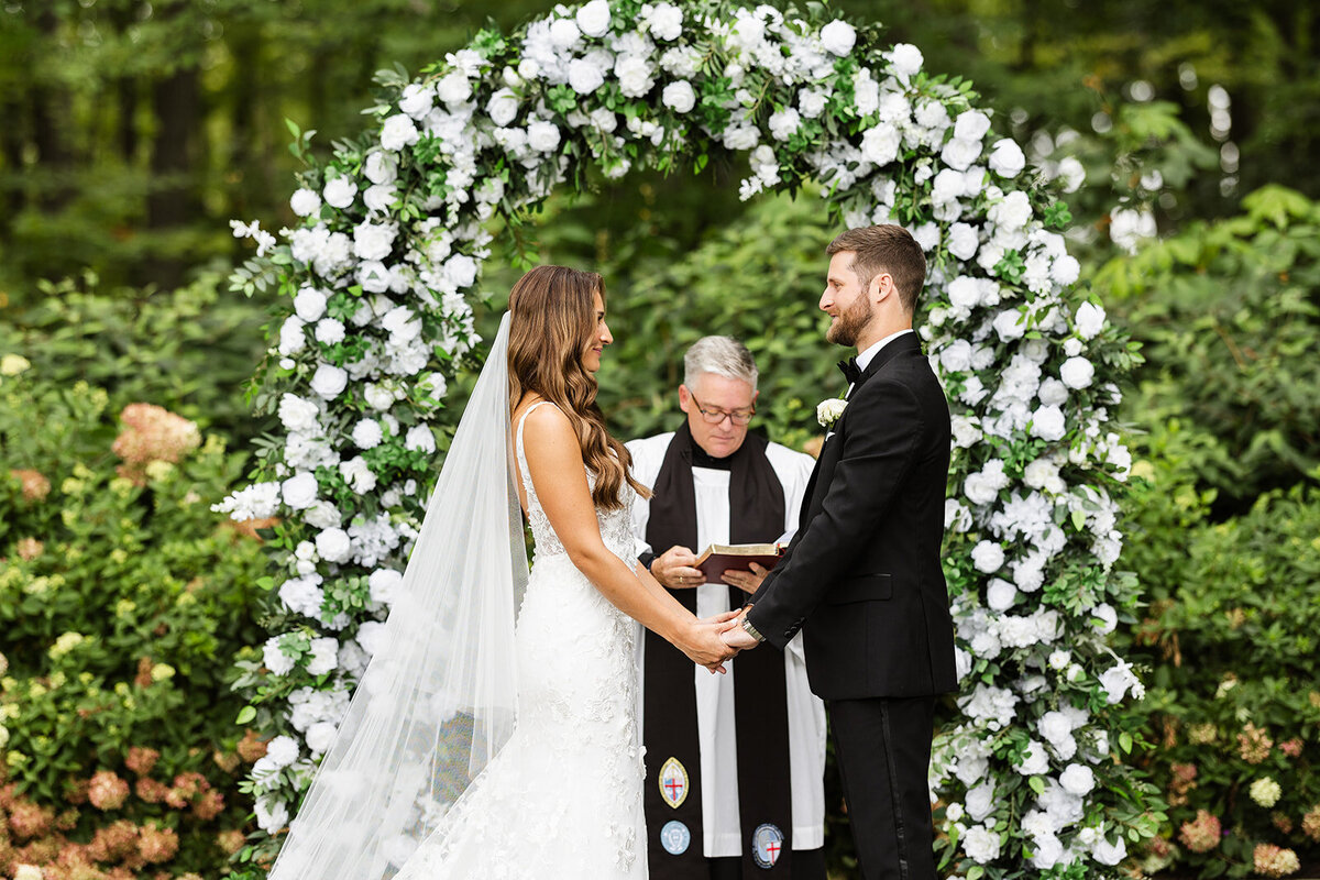 Best Cleveland Luxury Wedding Photographer LIndsey Ramdin LAR Weddings Pittsburgh Wedding Photographer Ohio Romantic Weddings117