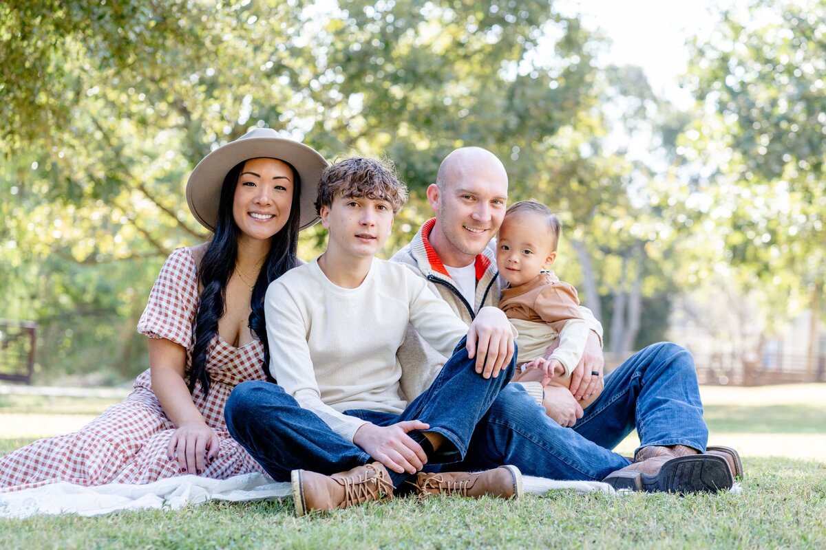Austin-TX-Fall-Mini-Session-Magnolia-and-Grace-Photography-Co-JessicaL# (1)-6