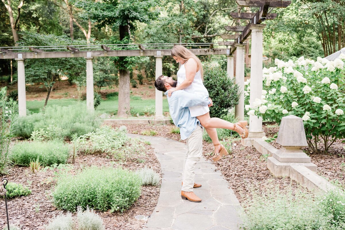 Elli-Row-Photography-CatorWoolford-Gardens-Engagement_2965