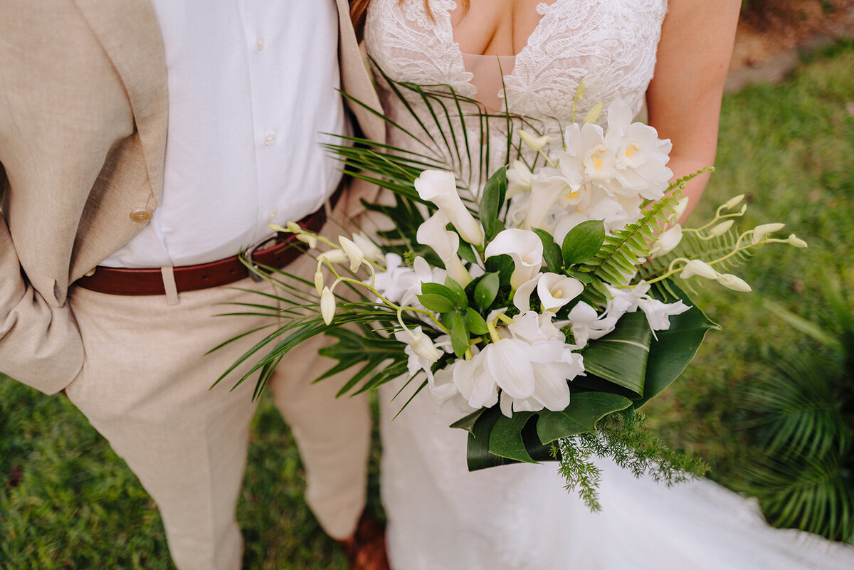 mcneile-photographer-best-places-to-elope-gizella-kopsick-park-chantilly-chic-celebrations-14