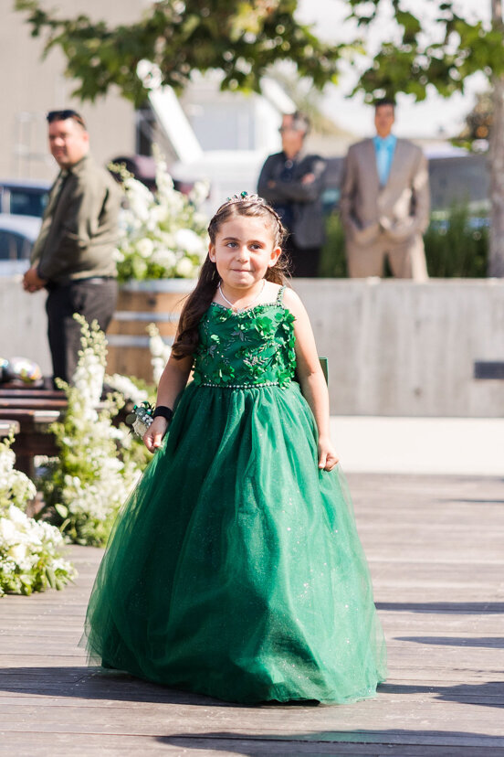 young-girl-green-dress-aisle