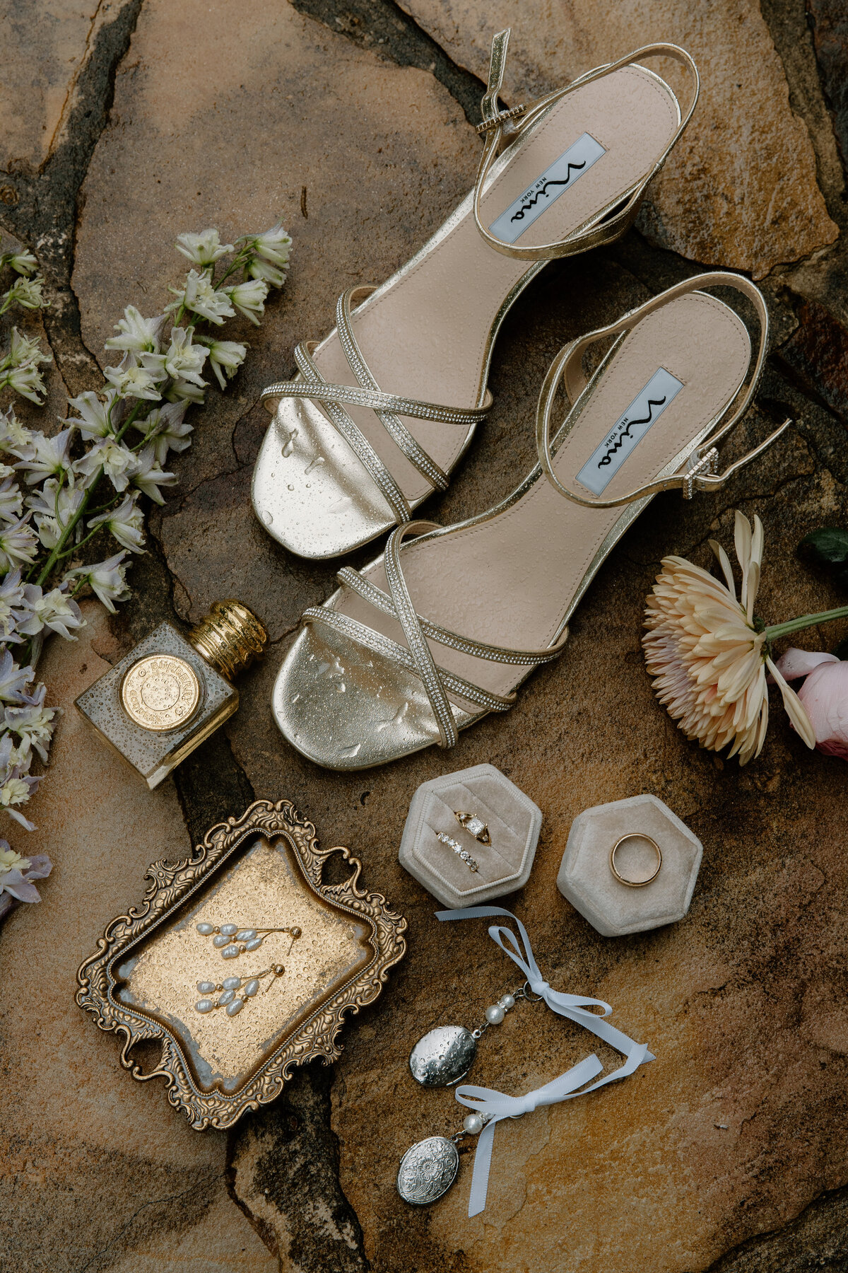 Abigail Anne Photography Storytelling Wedding Photographer in Colorado and Chicago — Wedding Photo 229