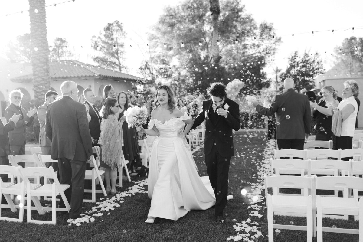 111_riskyexposure_marley-simon_las-vegas-elopement-photography