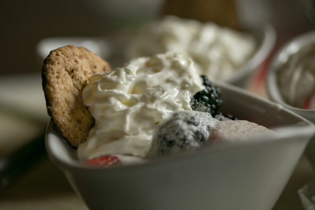 Whipped_Topping_Fresh_Berries.00001