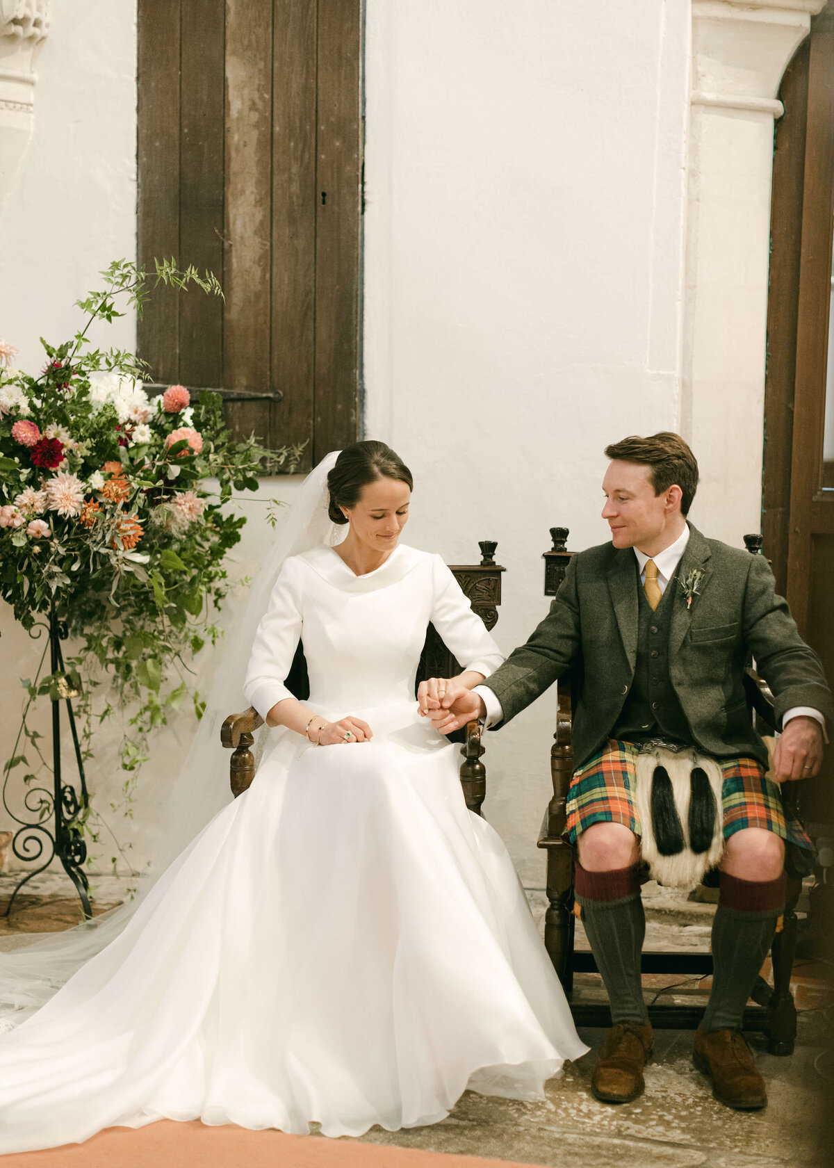 chloe-winstanley-wedding-oxford-gsp-ceremony-suzanne-neville-bride-groom