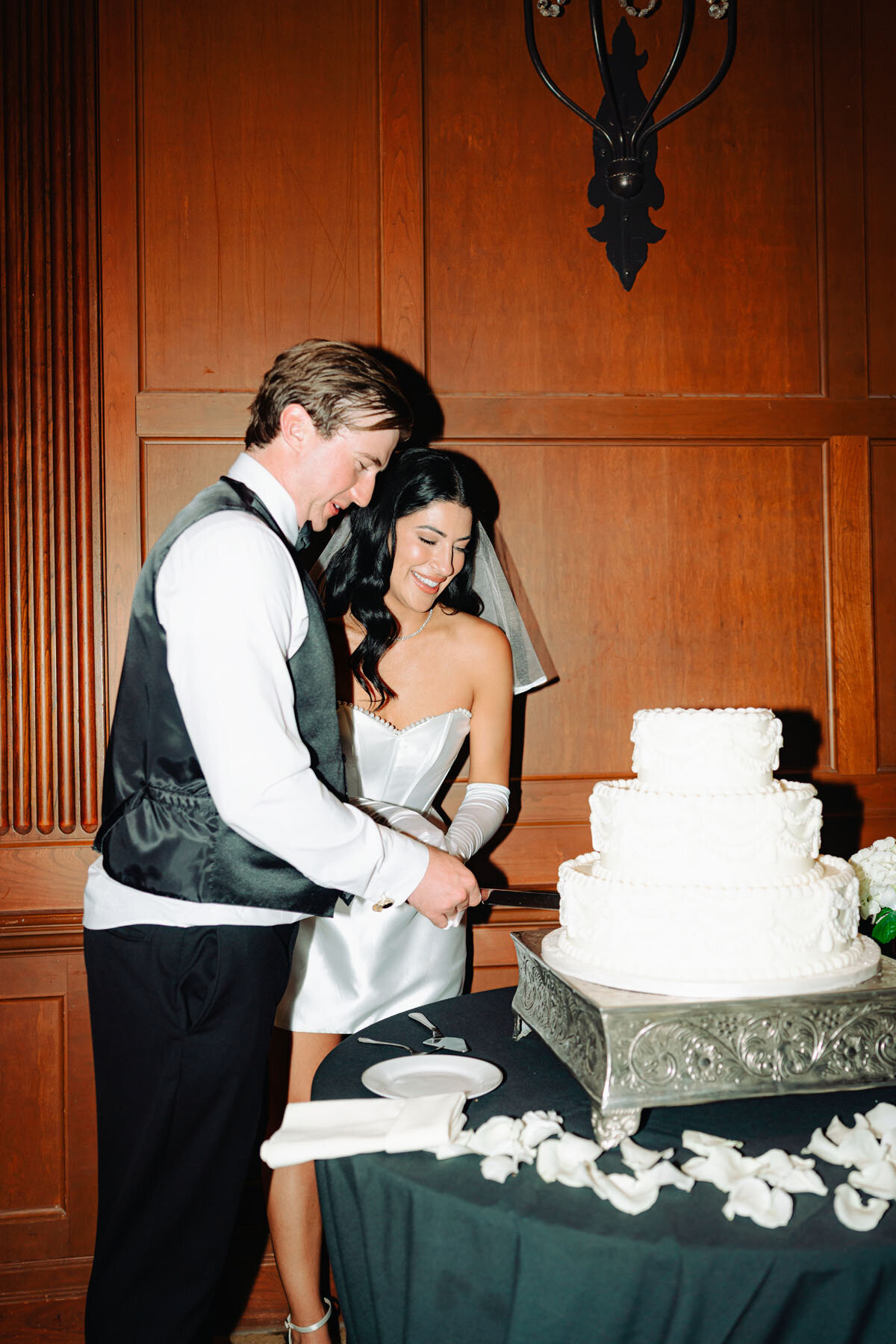 Classic editorial wedding photography at Villa Siena Phoenix