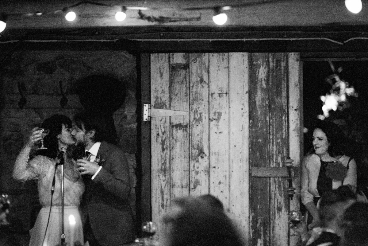 35mm-film-wedding-photos-castlemaine-lilli-jake-Briars-Atlas-4251