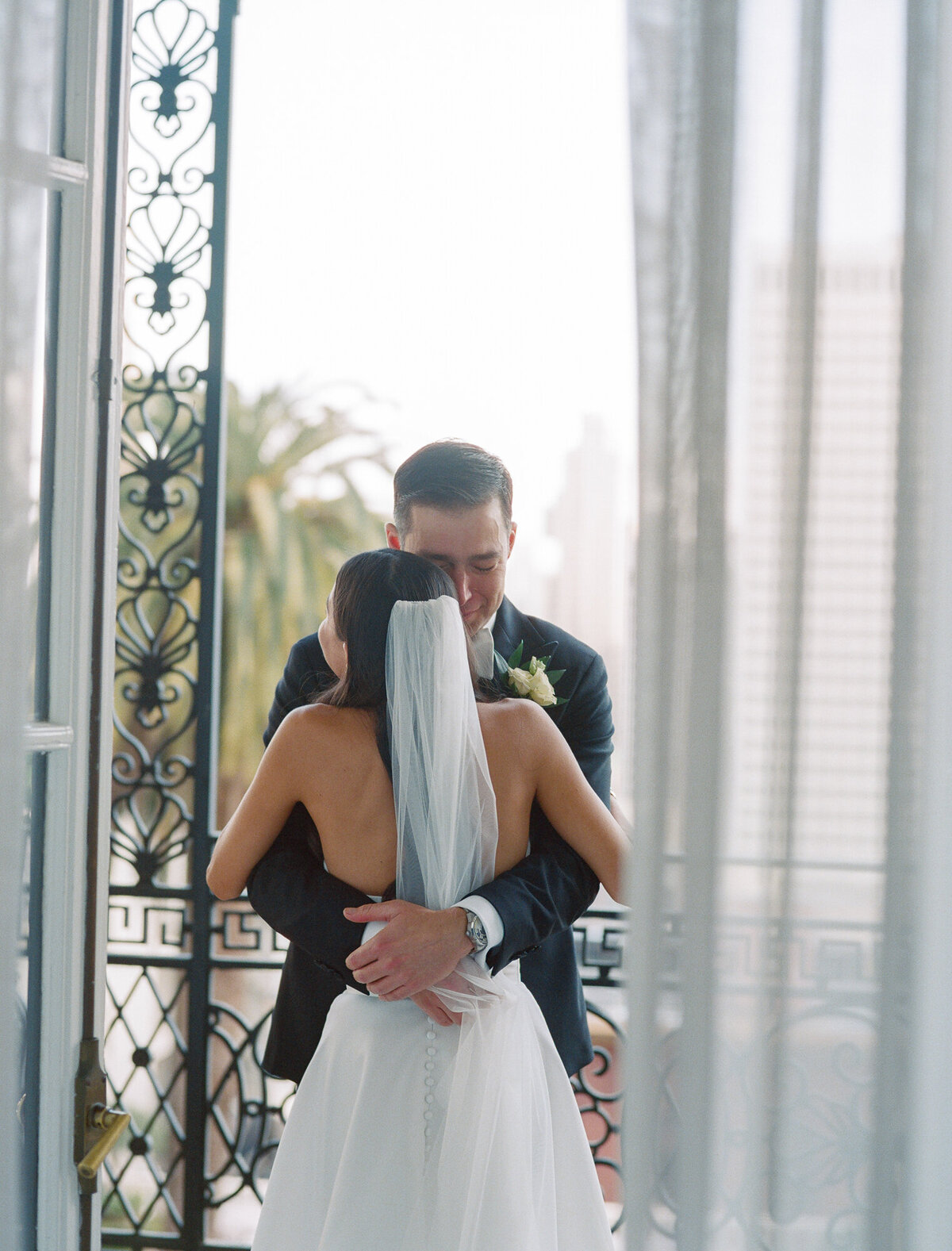 san francisco-flood-mansion-wedding-photography-catholic-wedding-classic-blackandwhite-churchwedding-wedding-thedejaureguis-111
