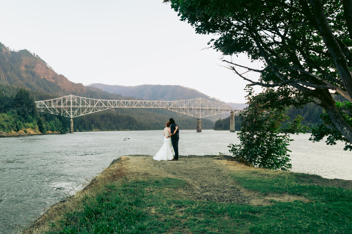 THUNDER-ISLAND-WEDDING-CASCADE-LOCKS-ANIKO-9