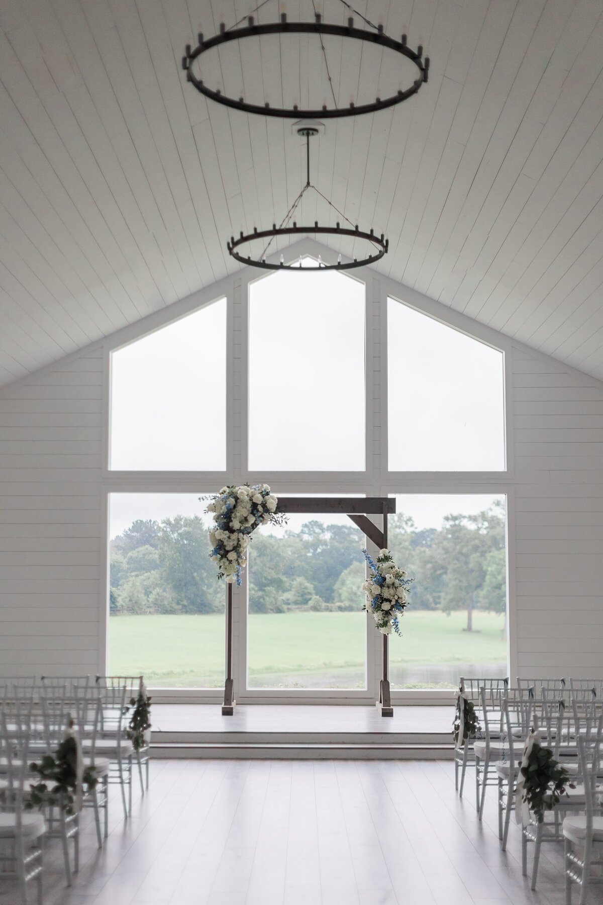DanielleandAaronTheFarmhouseKristinNicholePhotography55