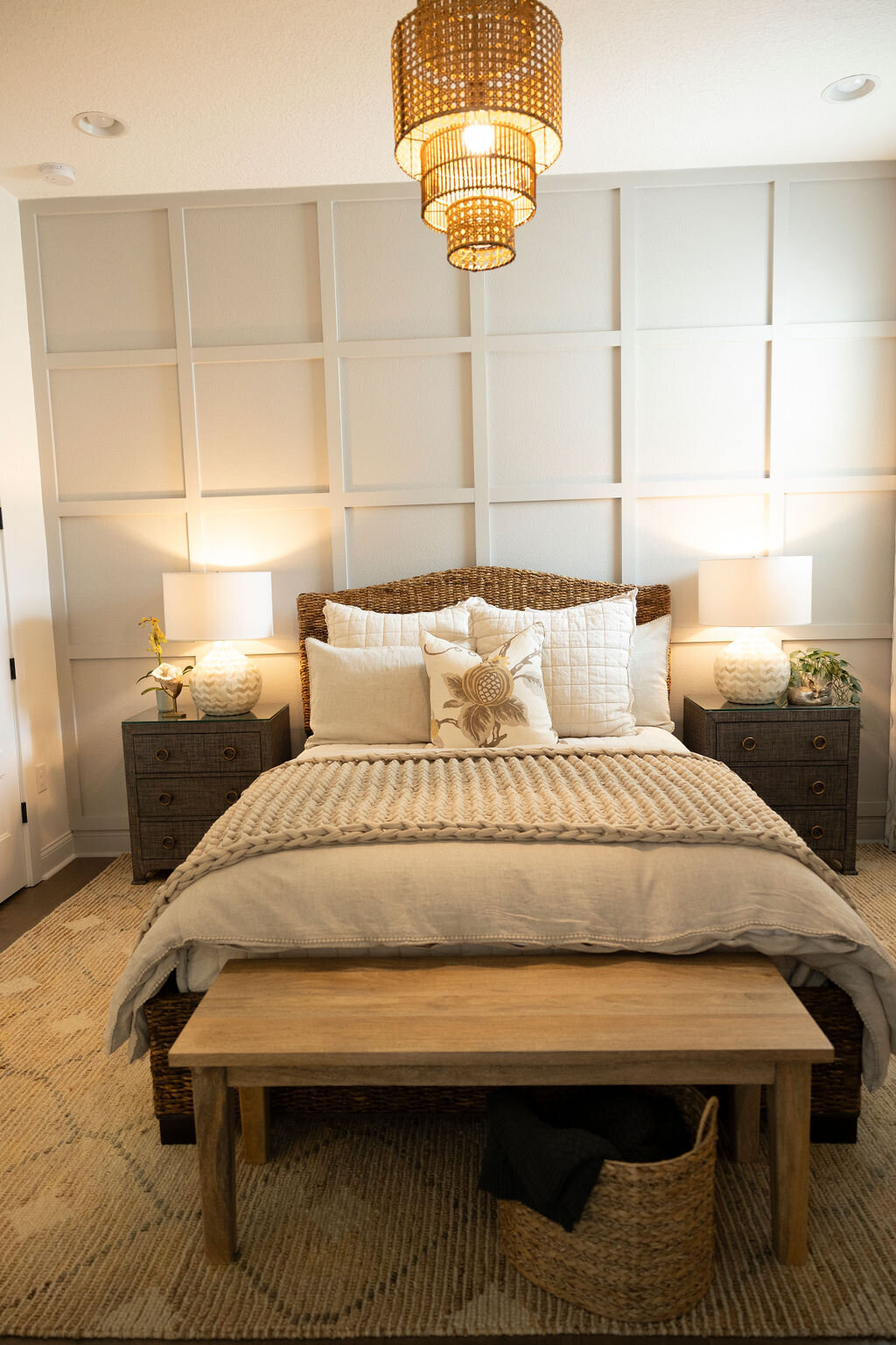 bedroom design with accent wall