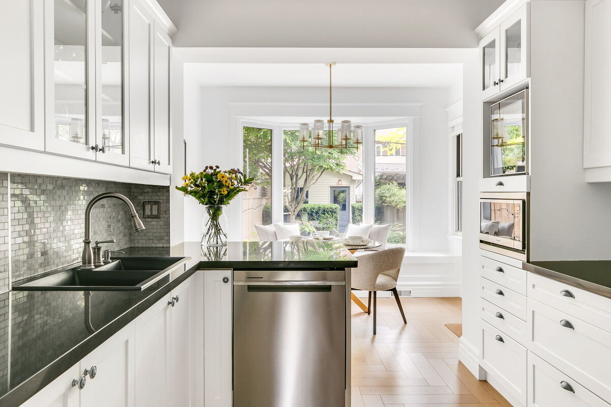 23-web-or-mls-15_002_Kitchen