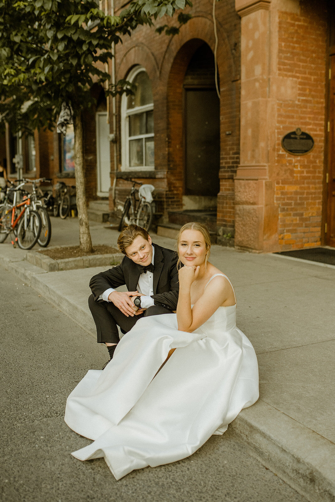 toronto-downtown-spadina-museum-the-great-hall-wedding-couples-session-summer-torontovibes-romantic-whimsical-artsty-indie-movie-649