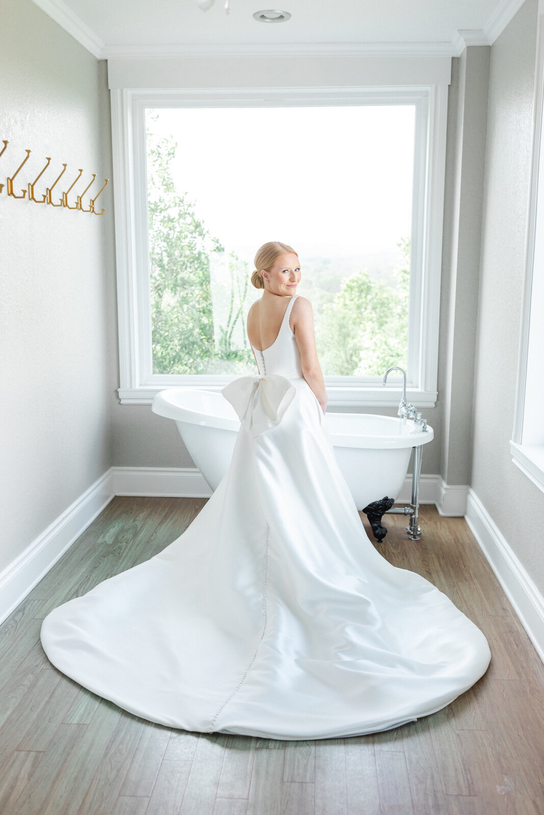 Jessica-Chole-Photography-san-antonio-wedding-photographer-austin-luxury-wedding-photographer-romantic-timeless-classic-photography-kendall-point-wedding-5