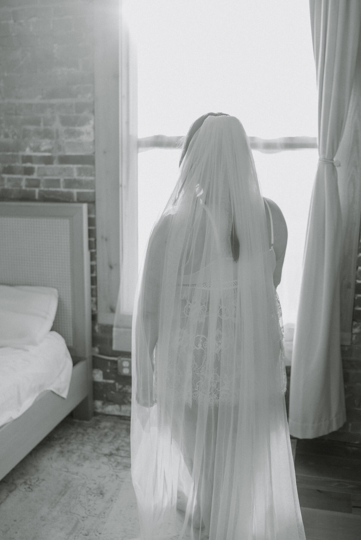 brenna_boudoir-2024-16-bw