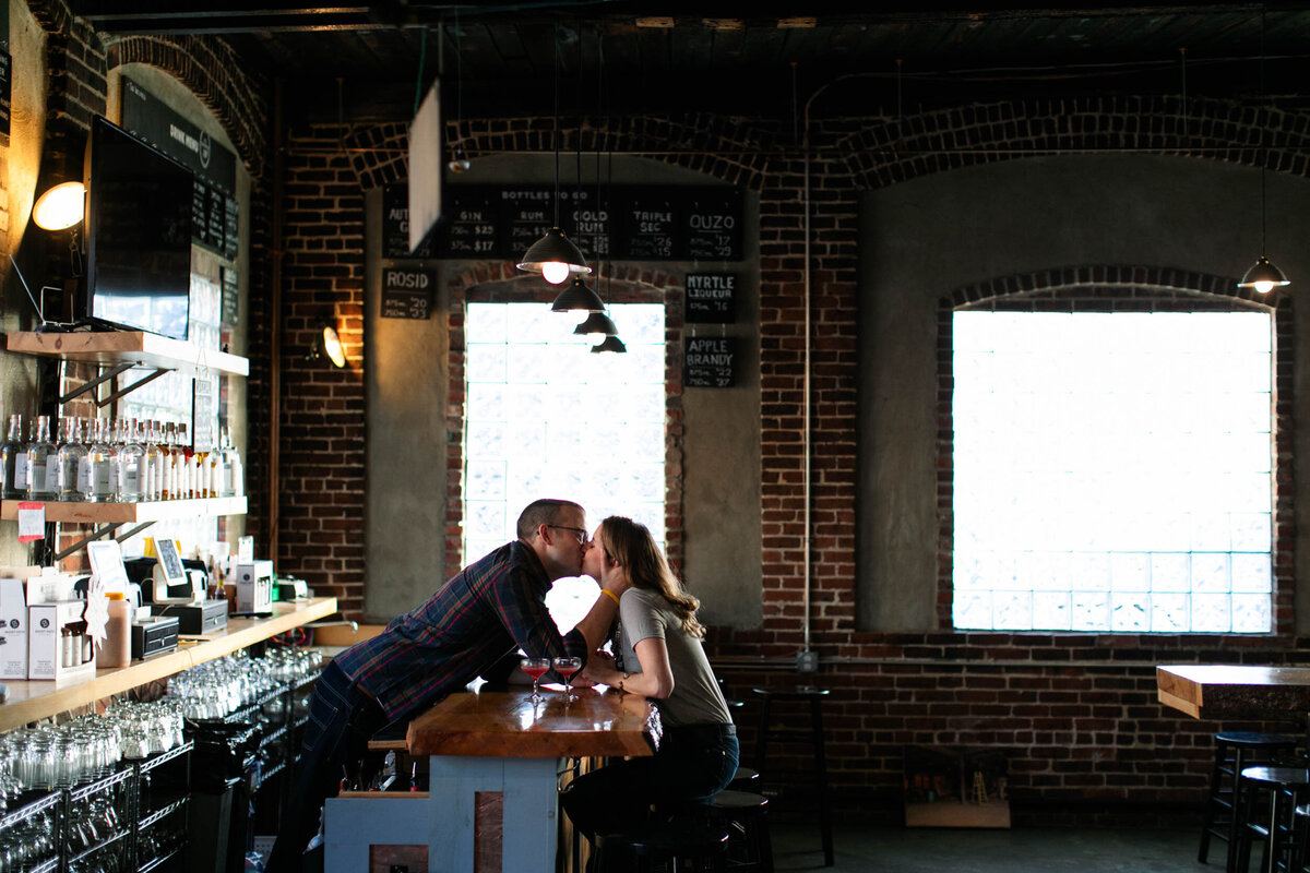 candid-boston-engagement-photographer-zev-fisher046