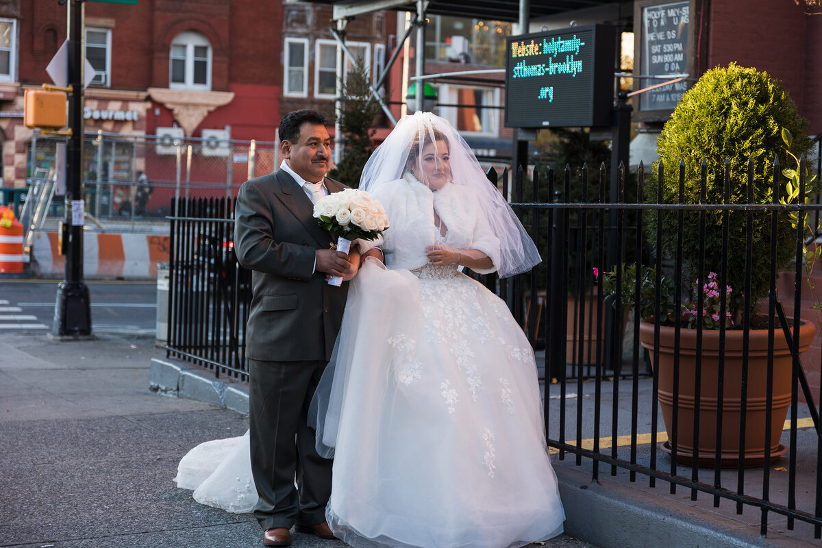 232 bride-and-dad-at-church