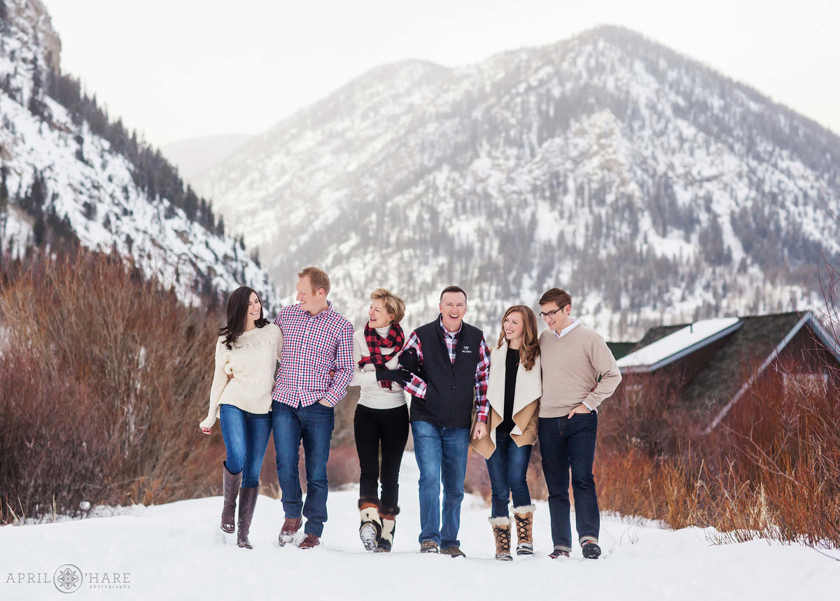 Frisco Colorado Winter Snowy Family Photos on Christmas Vacation in Colorado