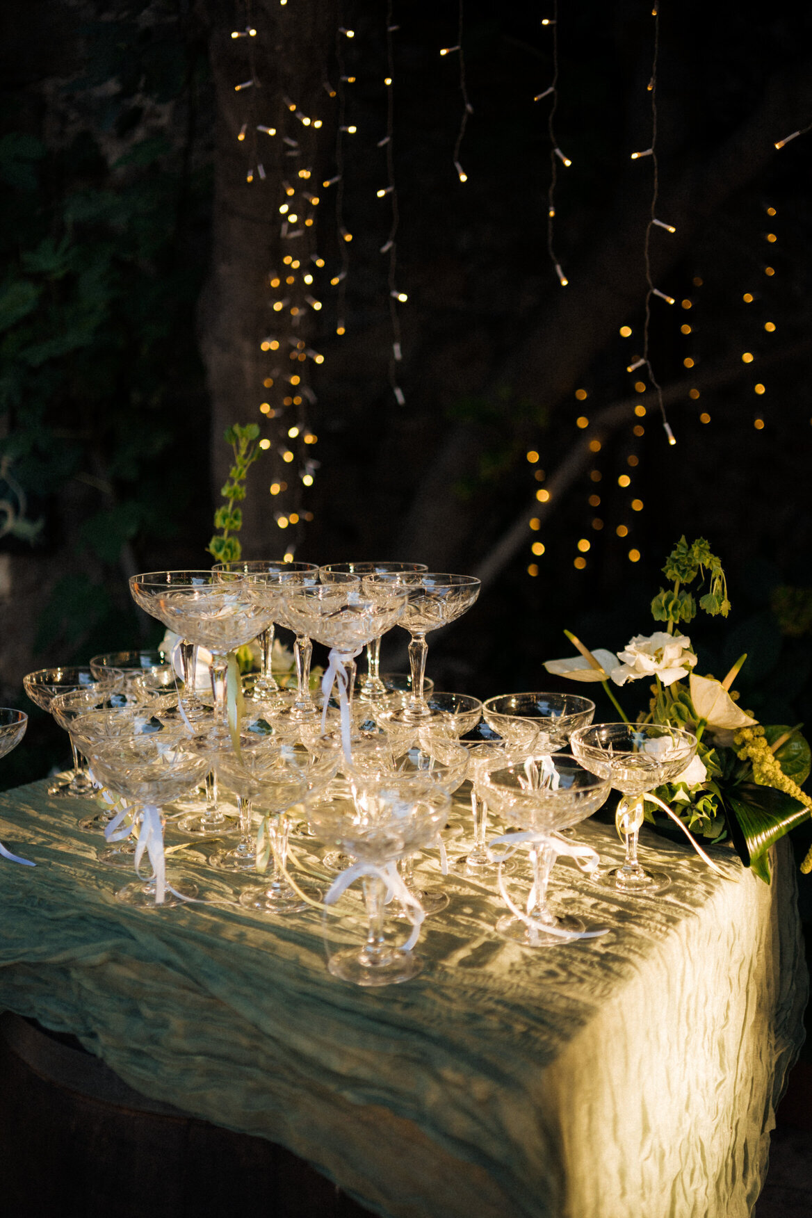 elegant-destination-wedding-decoration-chateau3