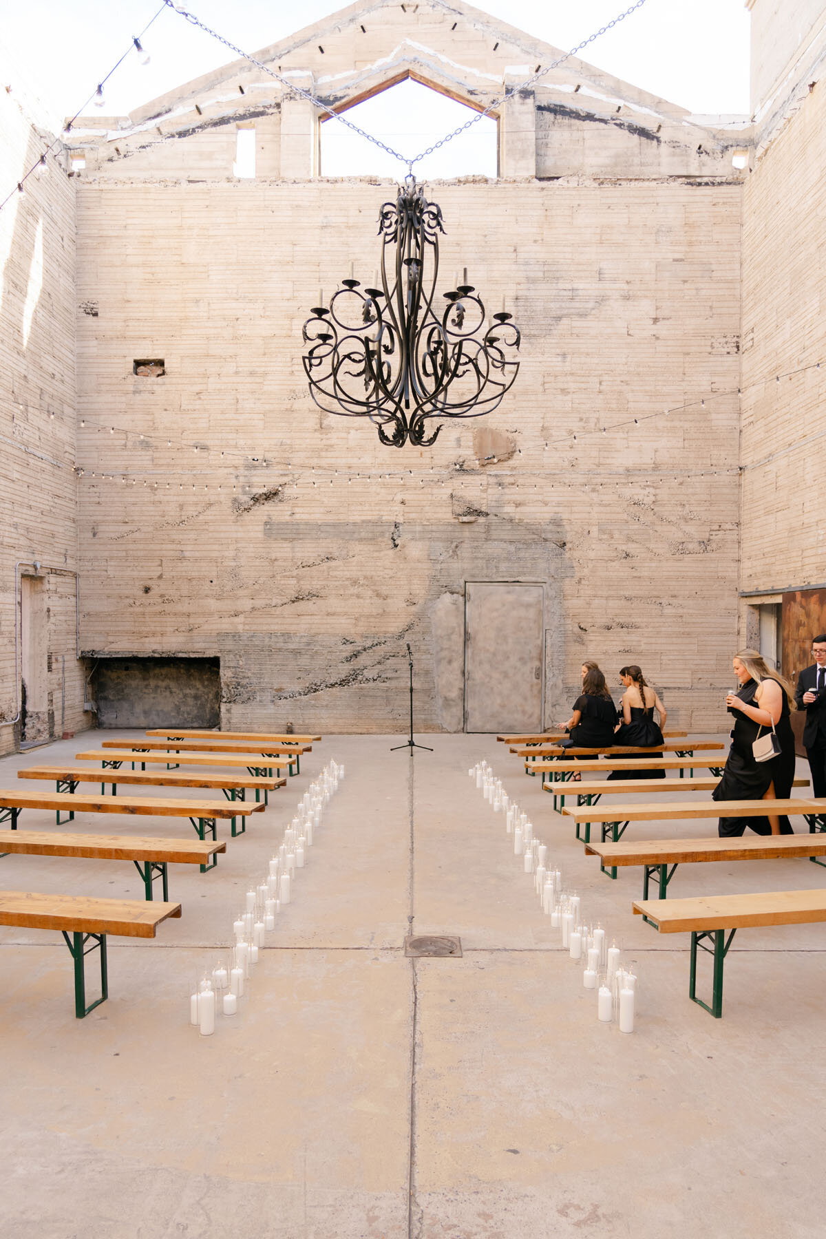 Timeless urban wedding look with neutral tones and simple composition.