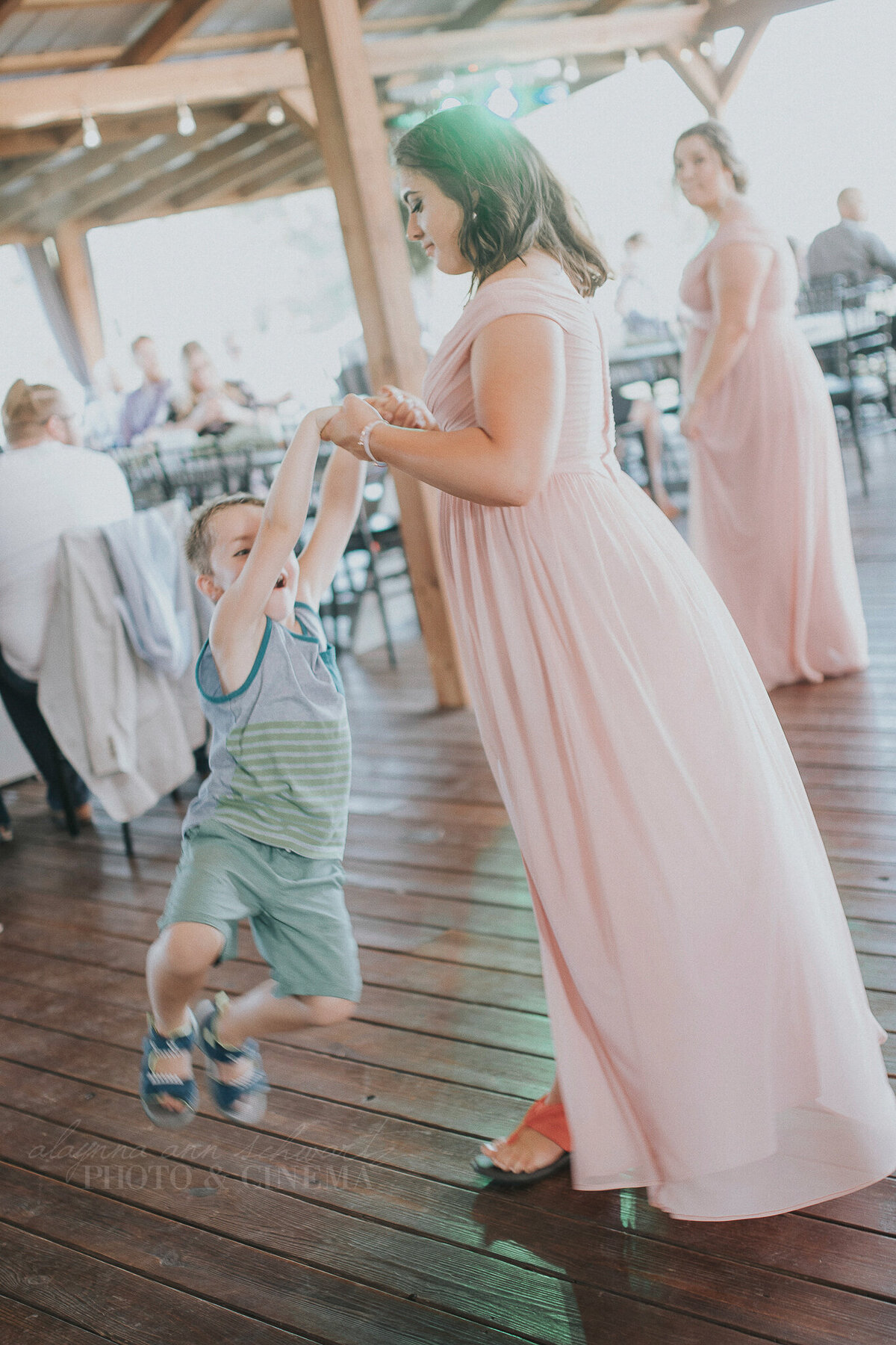 reception _ alaynna ann schwartz _ harpors vinyard _ iowa photographer _ playlife photography_0562