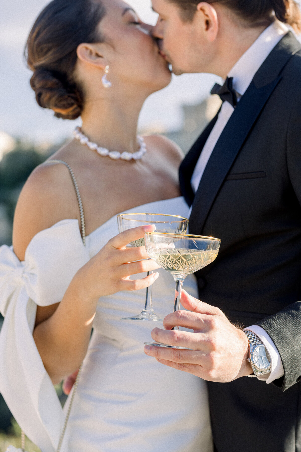 Gordes Photoshoot Champagne