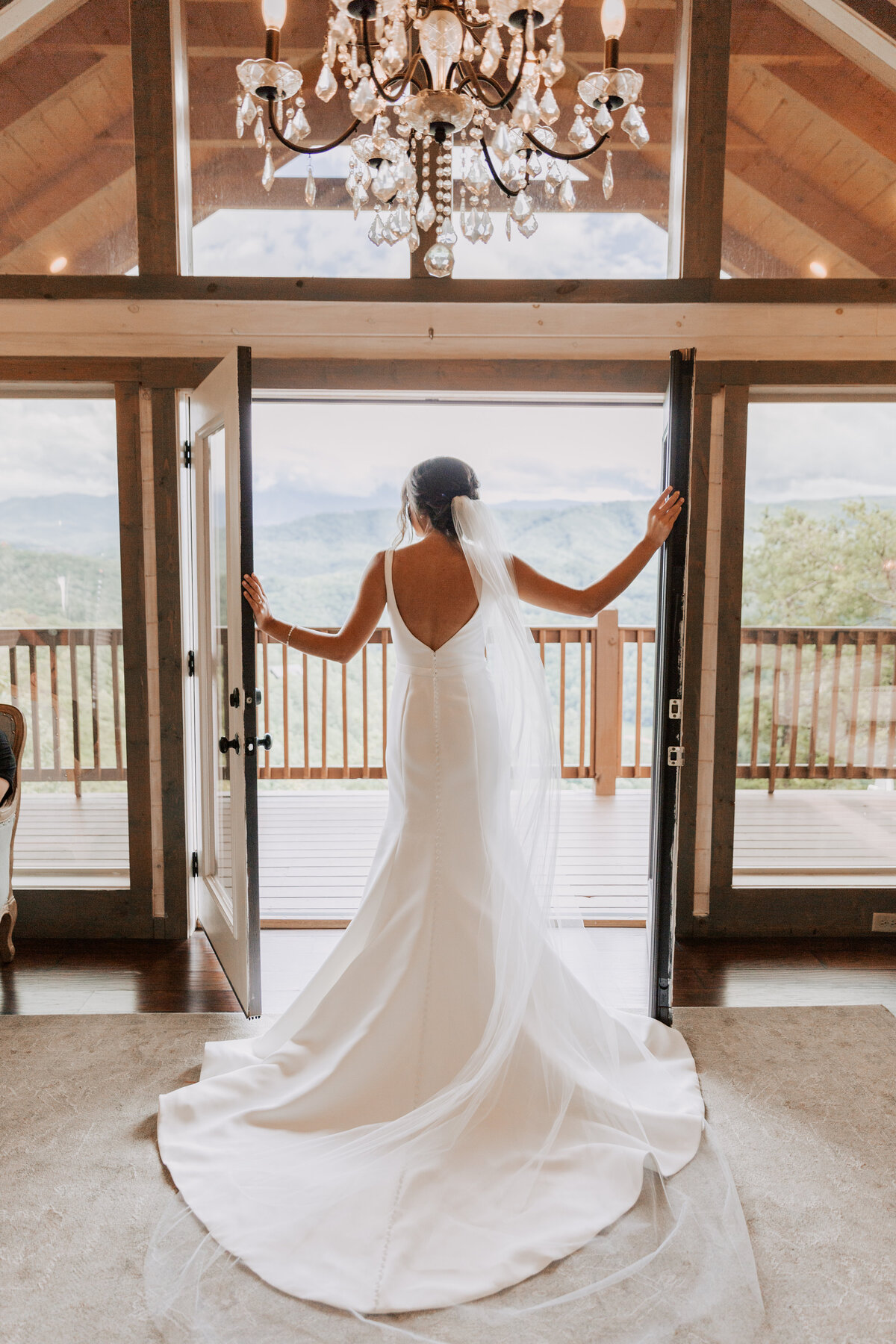 destination-wedding-venues-mountains-bridal-suite