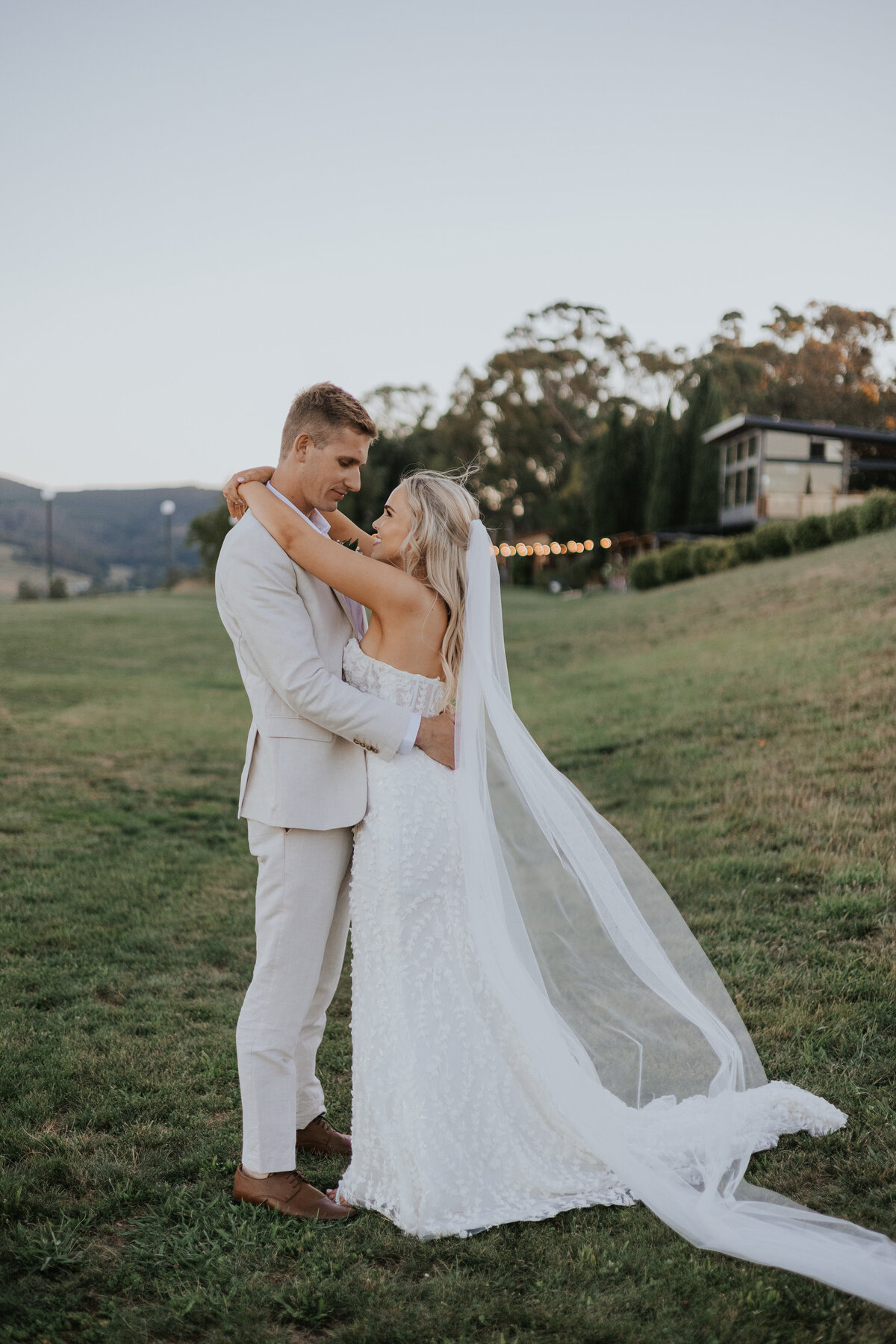 WEDDING ORANGE FULLER BORRODELL31