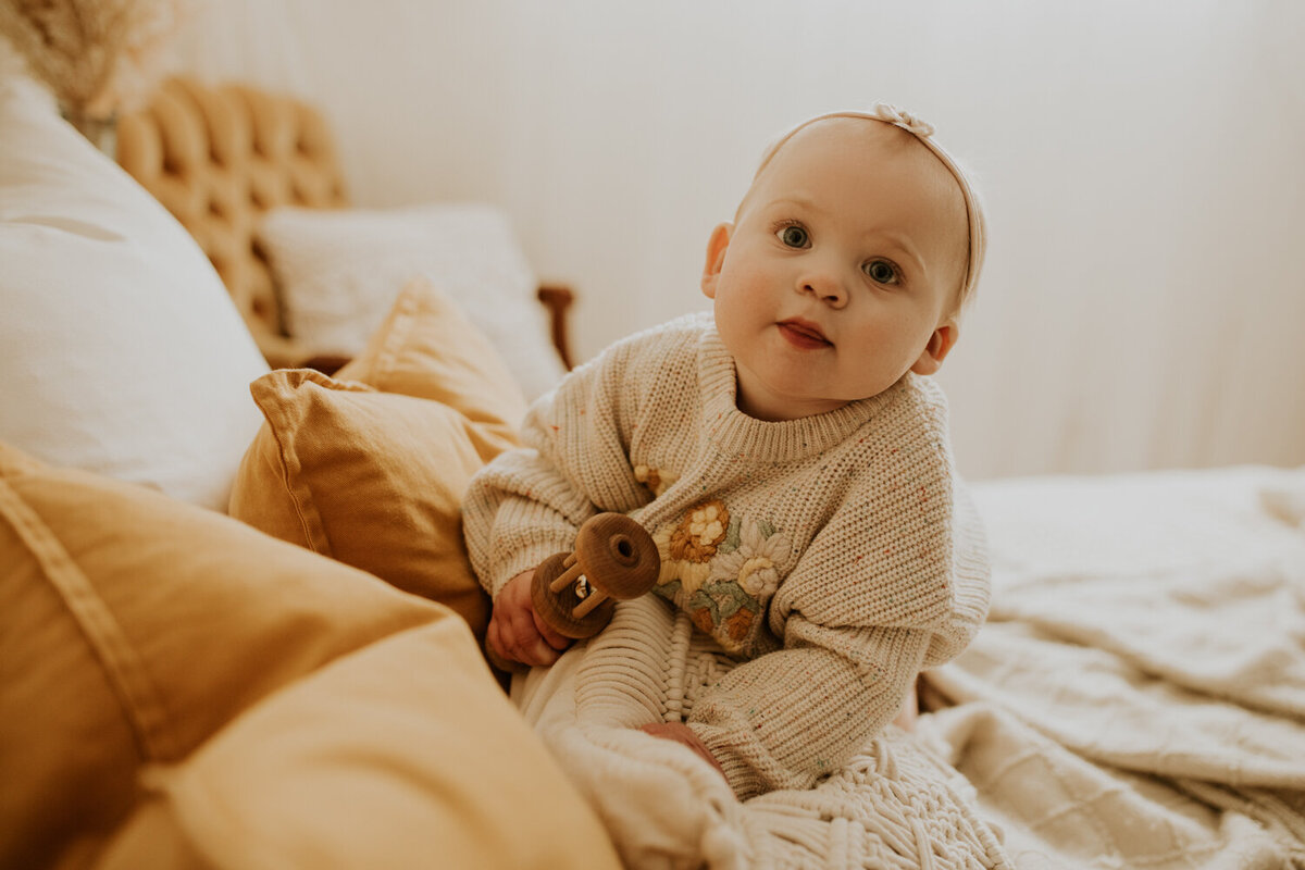 red-deer-alberta-cakesmash-sitter-baby-photographer-10