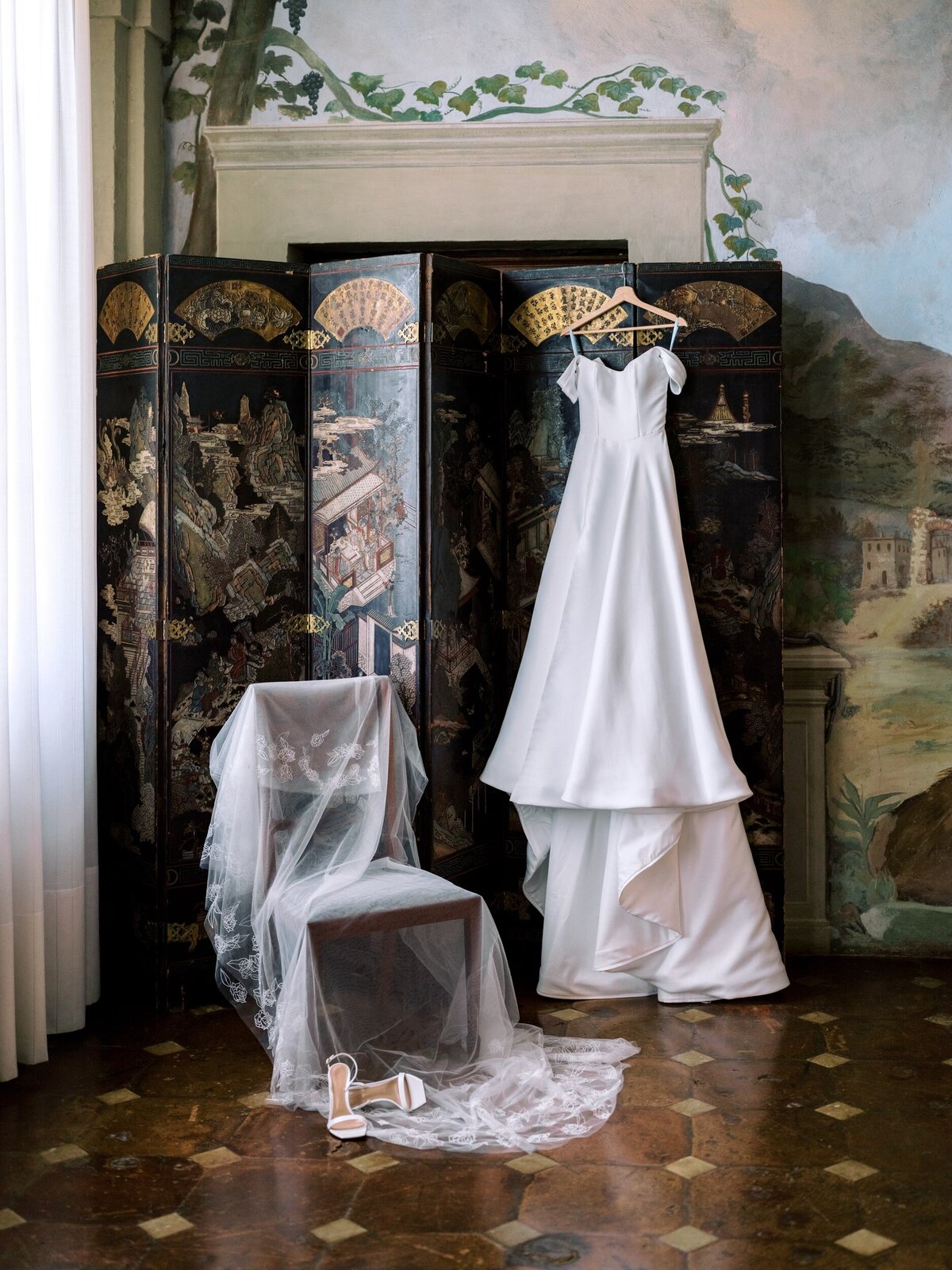 Brides_Villa-Cetinale-Italy_Redamancy-Photo-and-Film_015-min