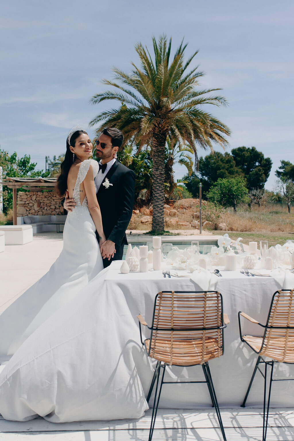 all white modern vibes in Ibiza - Veronique lorre destination florist and designer27