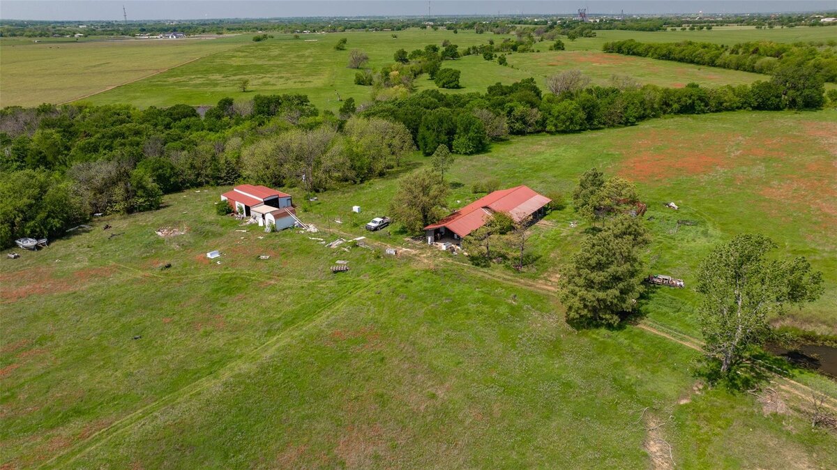 22 Acres of land for sale near Lake Ray Roberts in Valley View Tx