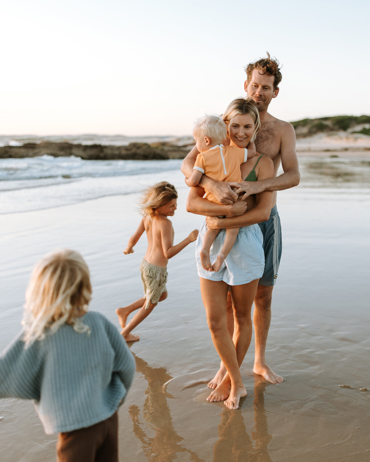 boob to food luka mcCabe Anna Bay Beach Family Session
