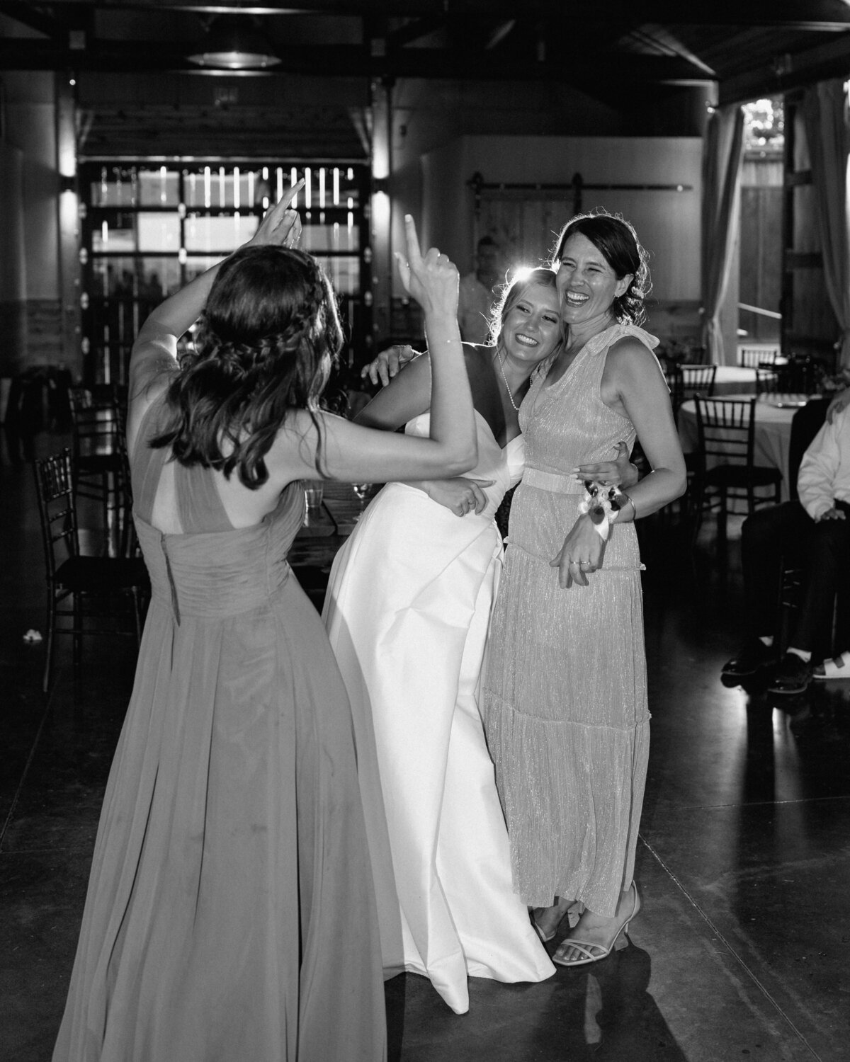 july_trezzi_farm_winery_wedding_09